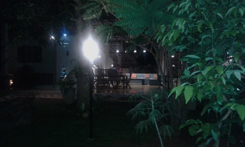 Garcinia Leaf Hotel Hikkaduwa Buitenkant foto