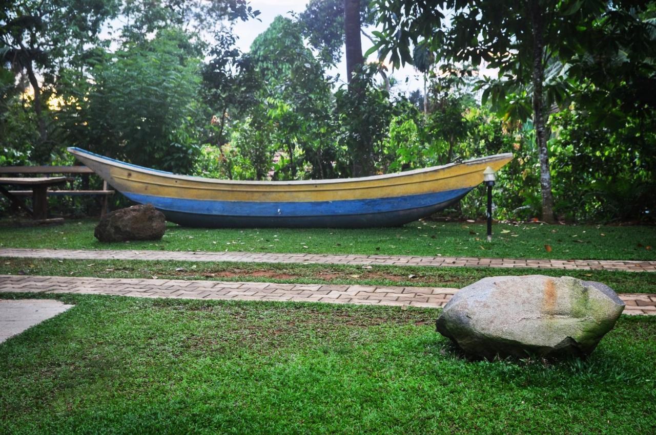 Garcinia Leaf Hotel Hikkaduwa Buitenkant foto
