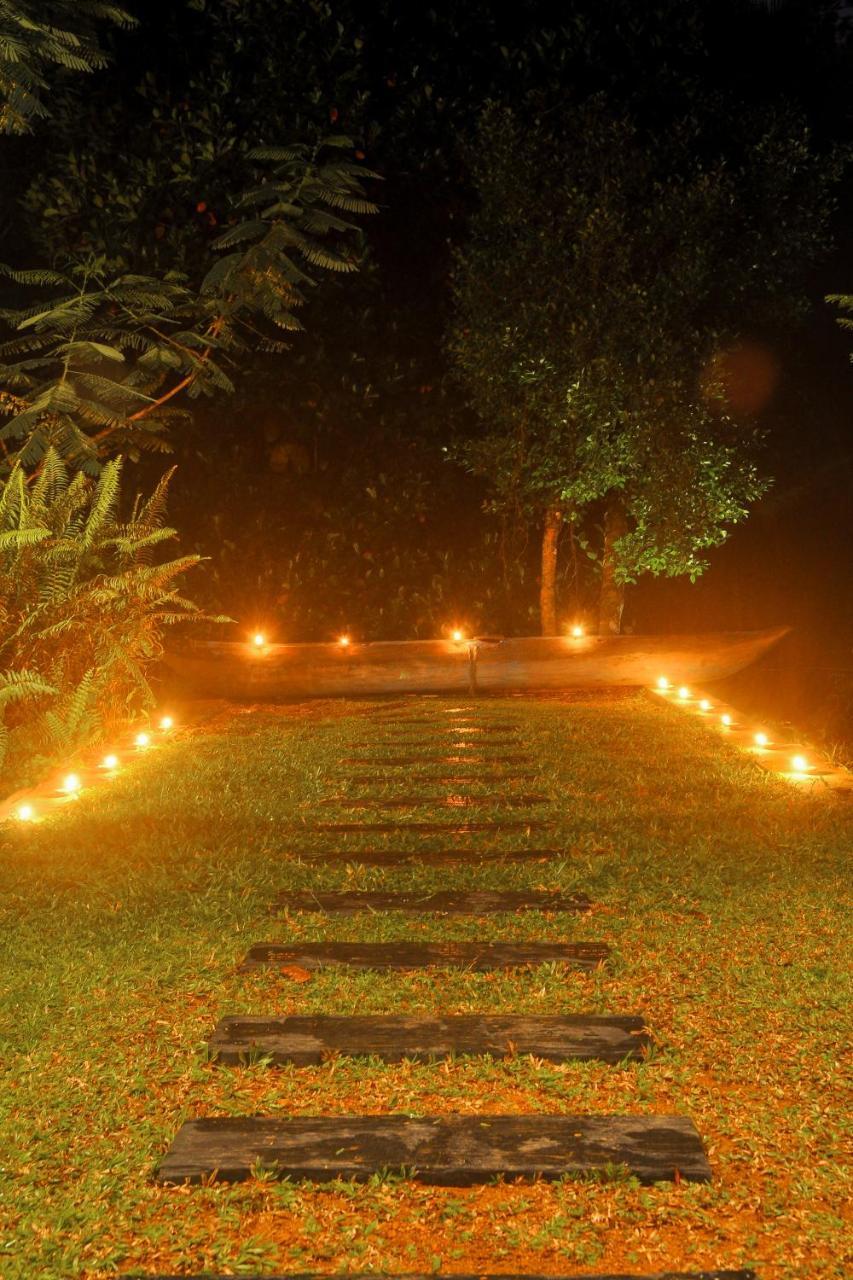 Garcinia Leaf Hotel Hikkaduwa Buitenkant foto