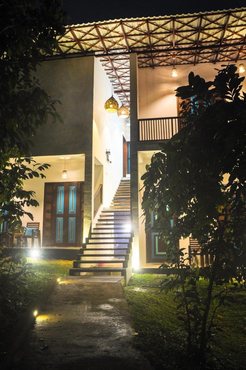 Garcinia Leaf Hotel Hikkaduwa Buitenkant foto